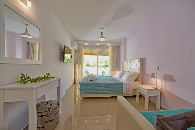 Palapart Gikas And Hotel Gouvia